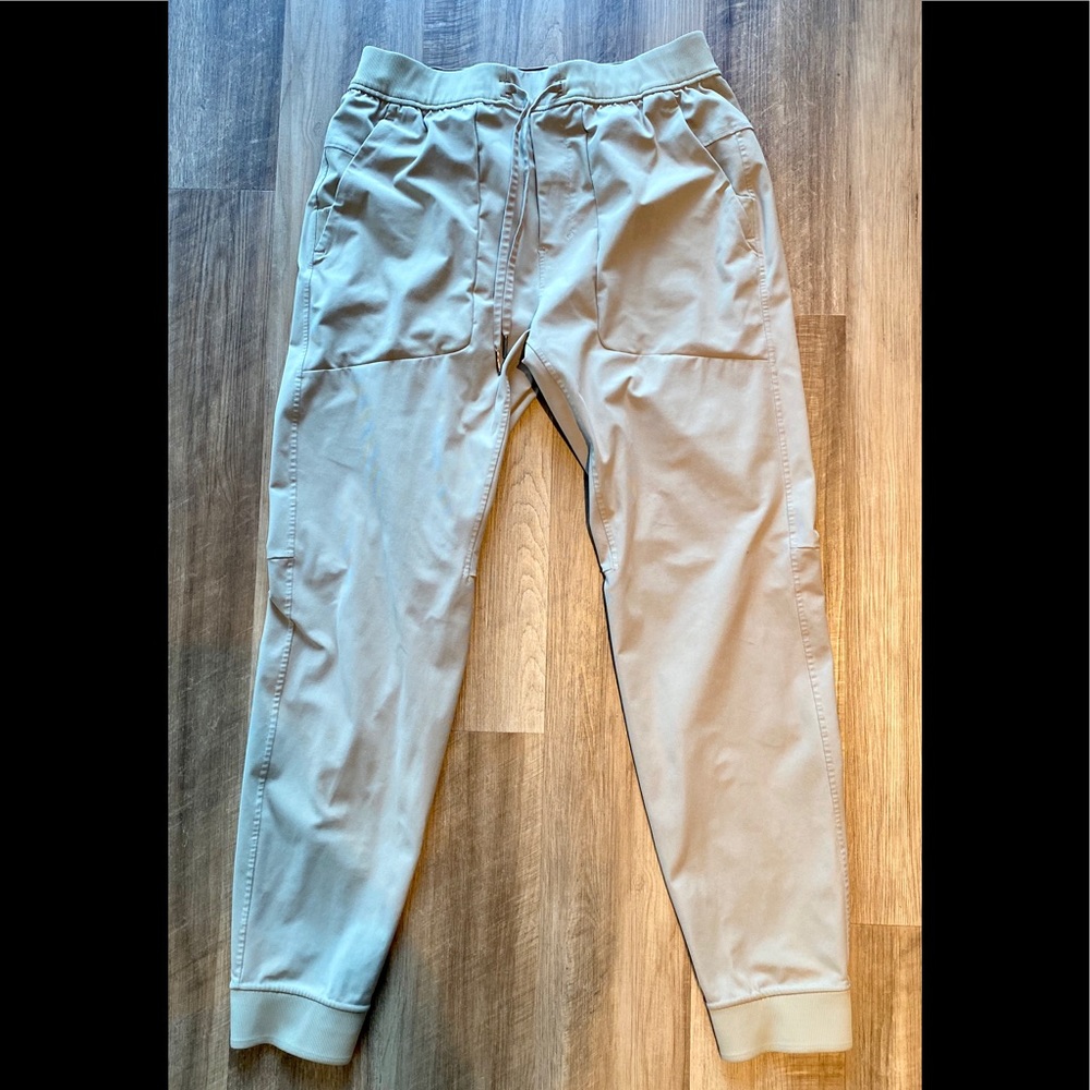 Lululemon beige joggers